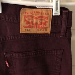 Men’s Levi 513 merlot colored jeans